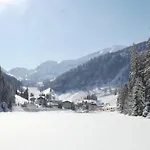 Cozy Chalet in Saalbach-Hinterglemm with Terrace